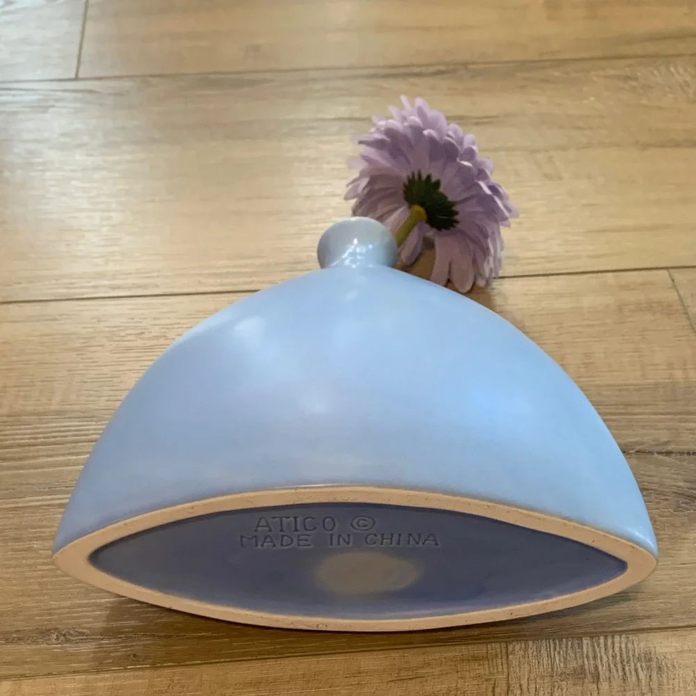Baby Blue Modern Vase with removable Purple Daisy